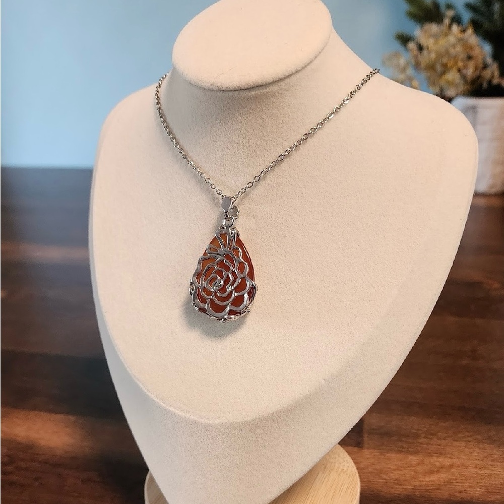 Elegant Carnelian Teardrop Pendant Necklace - Picture 2 of 2